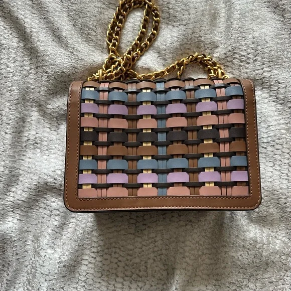 Tory Burch Britten Bag with Woven Design. New without tags. No dustbag - Picture 3 of 6